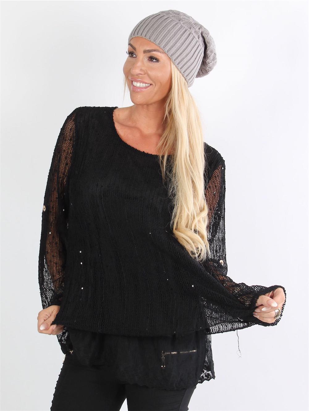 Aleia - Sort bluse med hulmønster og blondekant på undertop